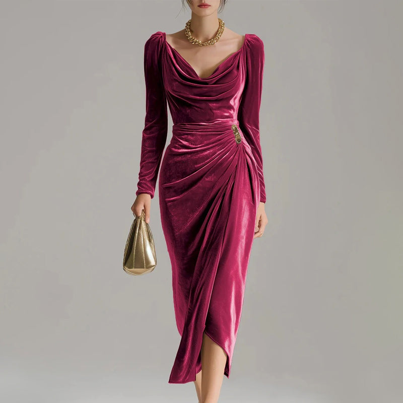 Isabelle elegante fluwelen galajurk met drapering – foto 5 van 7
